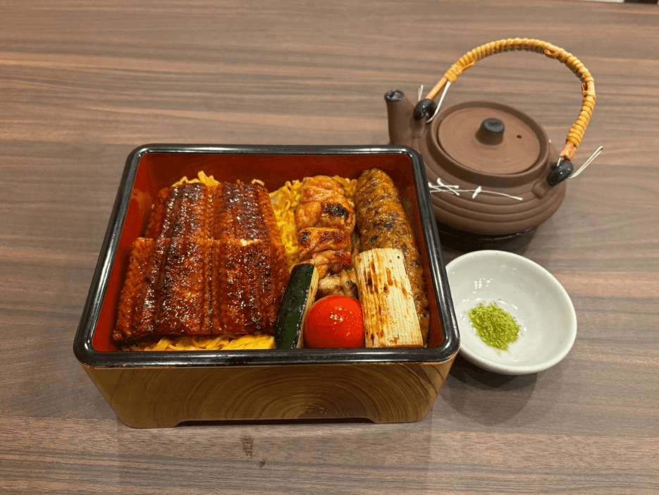うなとり重